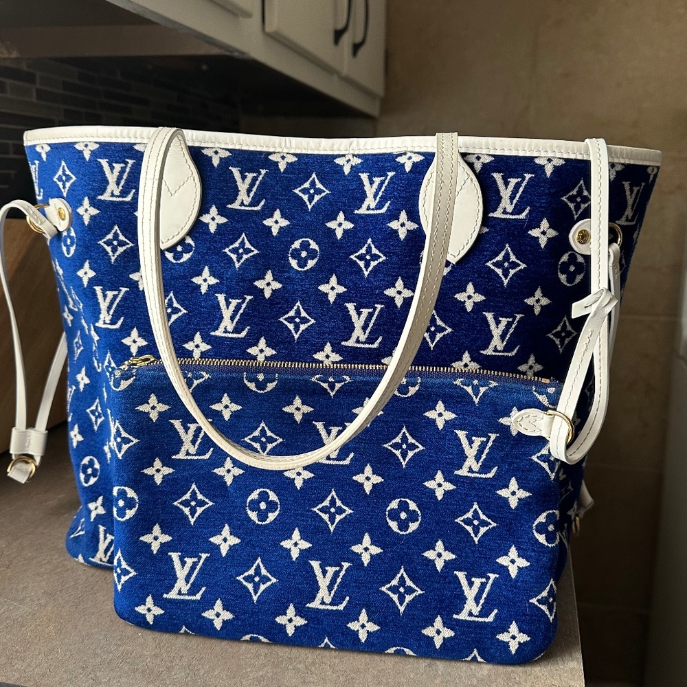 Limited Edition blue velvet Louis Vuitton neverfull